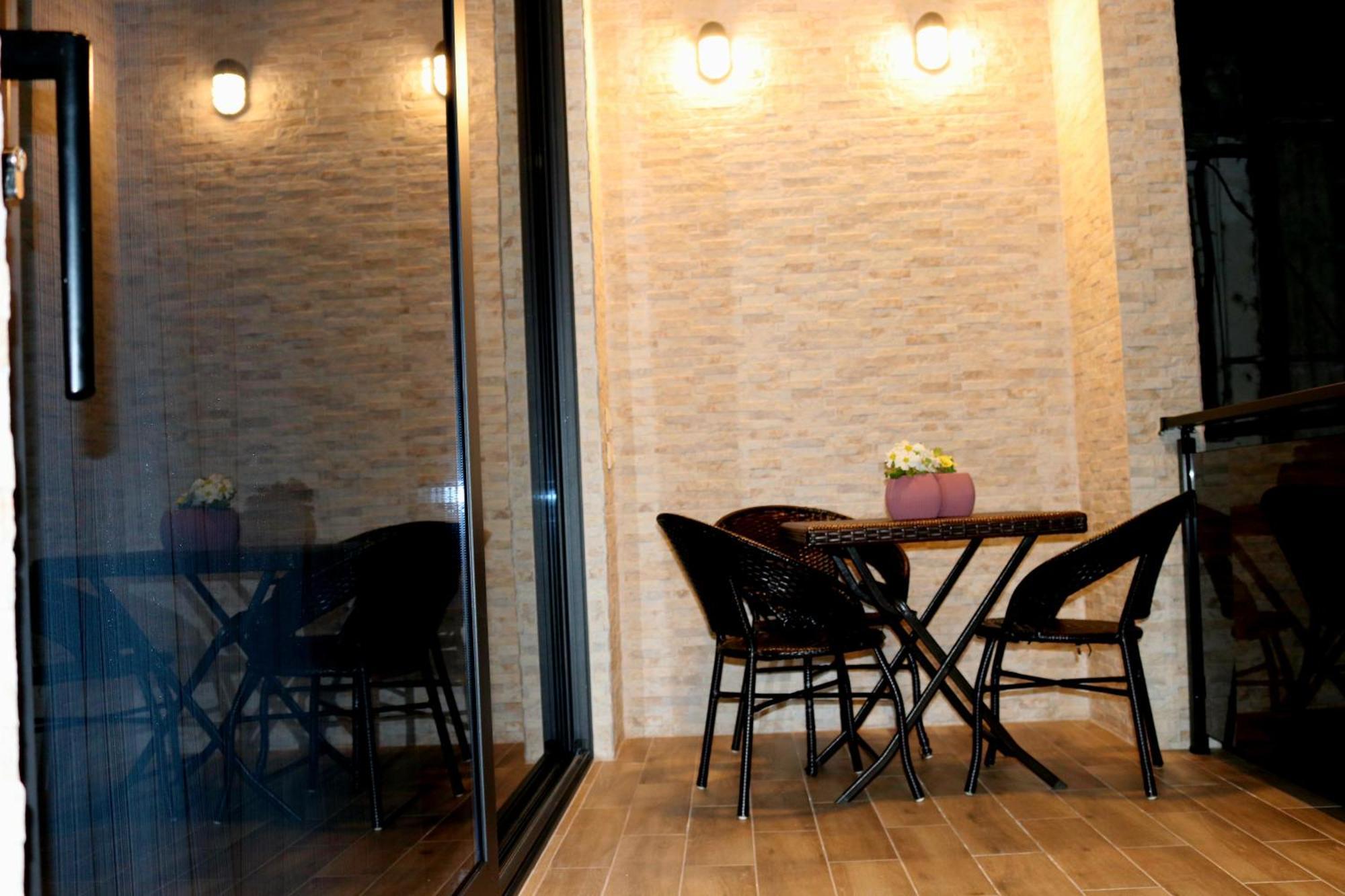 Apartment Near The Sea 1 코불레티 외부 사진