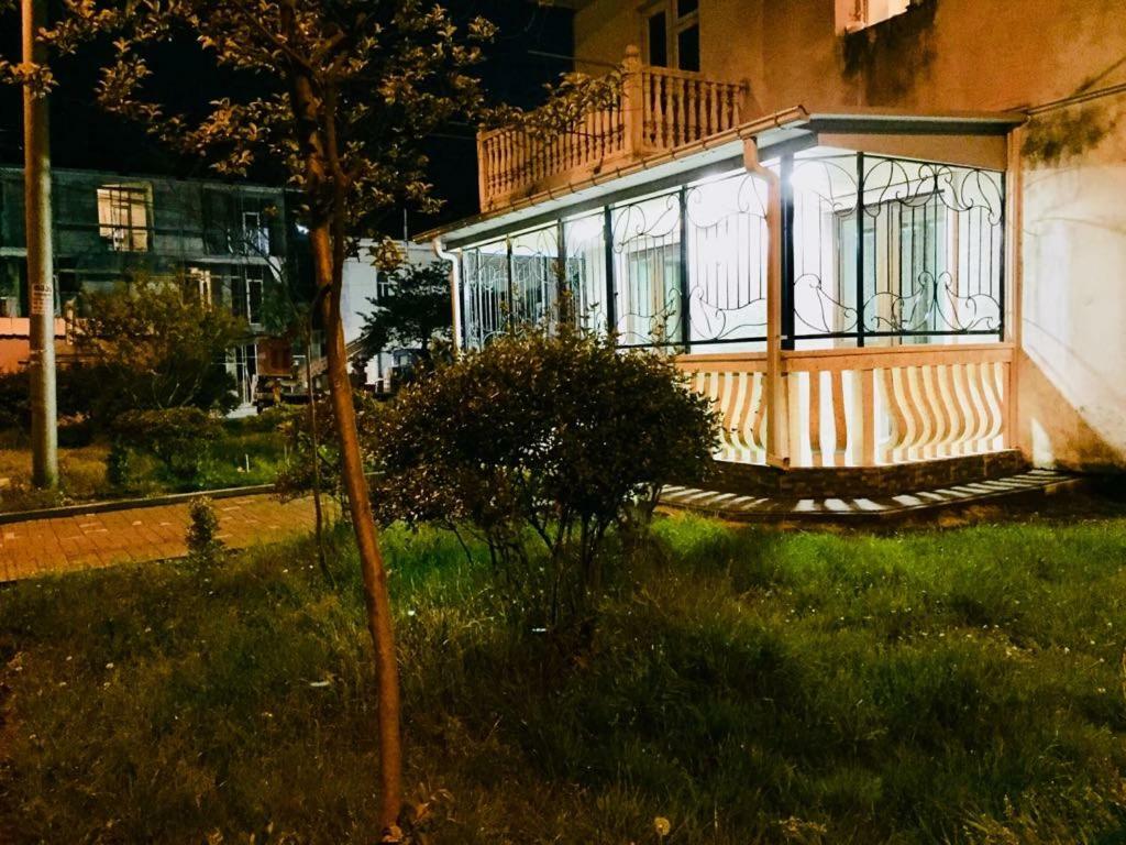 Apartment Near The Sea 1 코불레티 외부 사진
