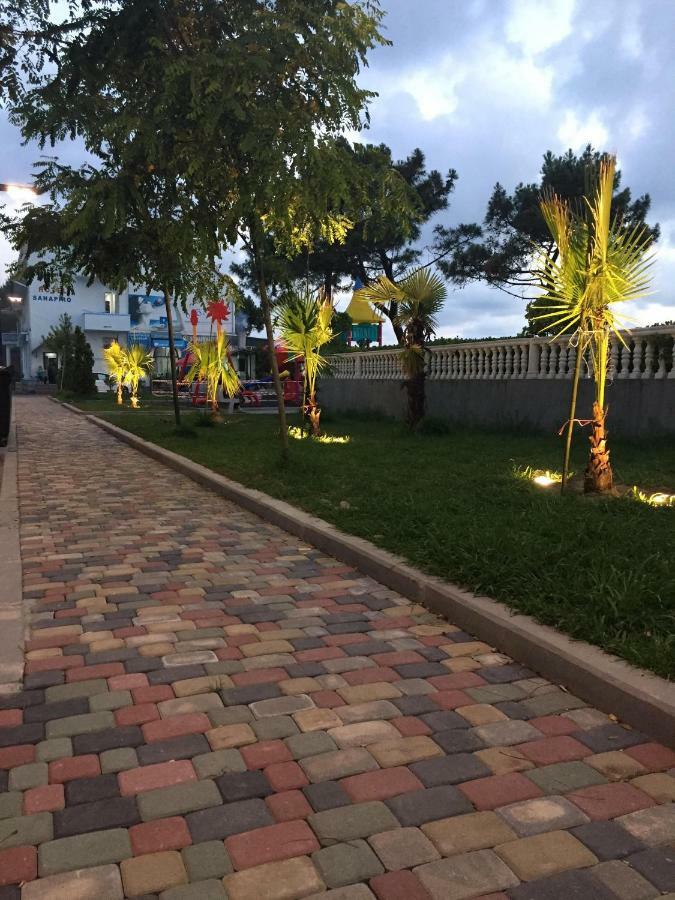 Apartment Near The Sea 1 코불레티 외부 사진